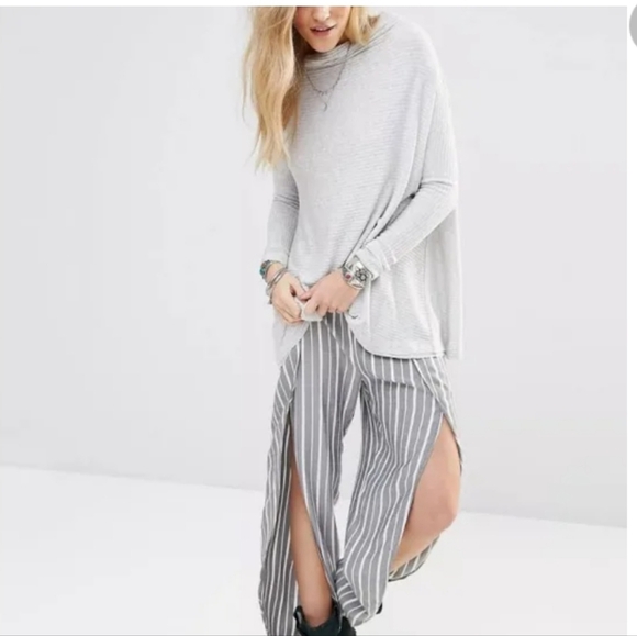 Free People Lover Ribbed Long Sleeve Slouchy Knit Oversized Top Gray Size Small - Picture 5 of 9